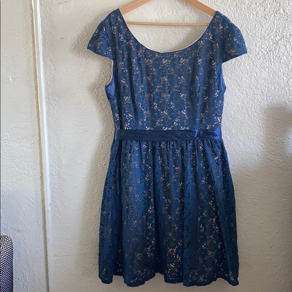 Pompous Girl | Lace Dress